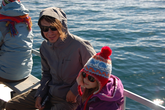 Leïla et Ösi sur le bateau pour l'Isla del Sol
