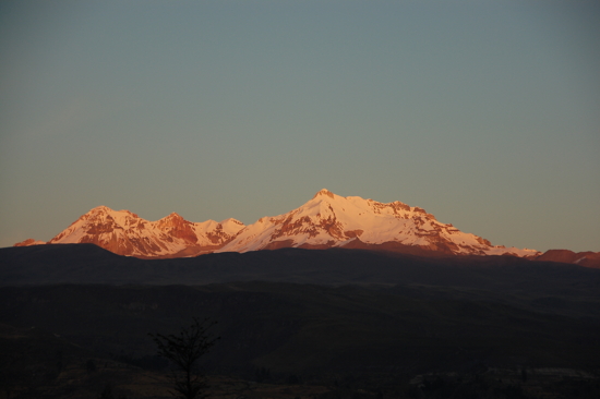 Lever de soleil sur le volcan Ampato