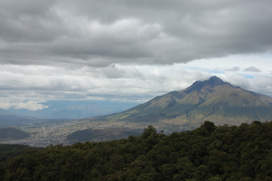Vue sur Otavalo et le mont Imbabura