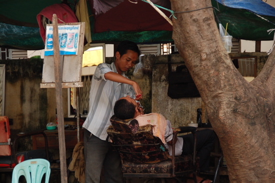 Scène de rue à Phnom Penh