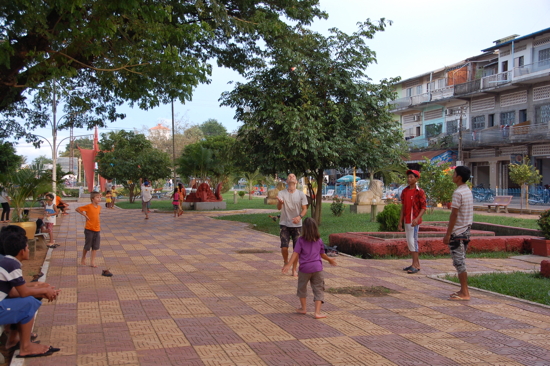 Sur les quais de Kompong Thom