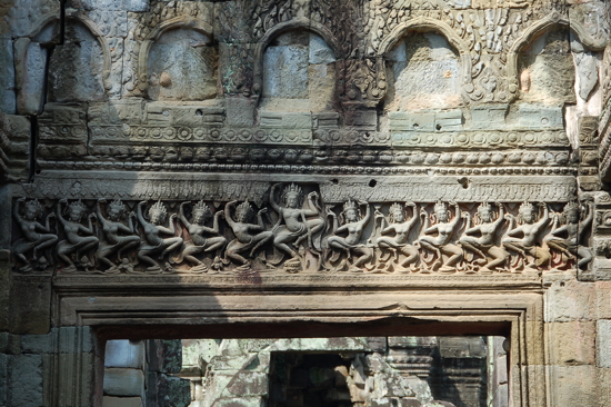 Fronton de la salle de danse de Preah Khan