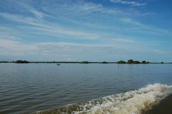 A l'extérieur du lac