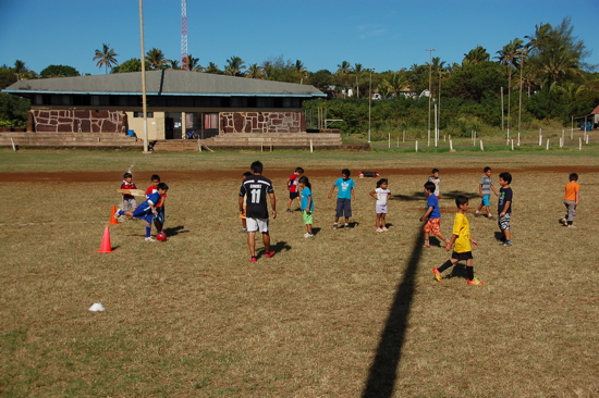 Ecole de foot à Hanga Roa