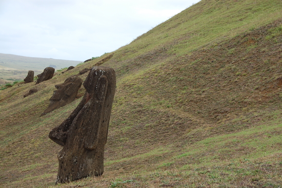 Sur les flancs du Rano Raraku