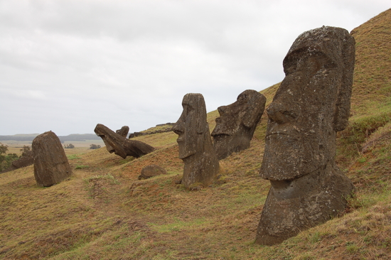 Sur les flancs du Rano Raraku