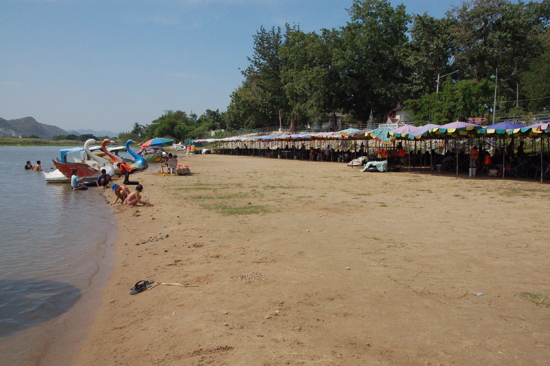 Kanchanaburi plage