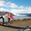 Acrobaties devant le glacier
