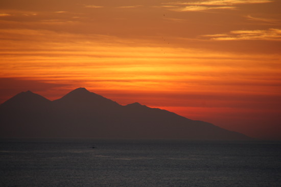 On ne voit cette île que lors du coucher de soleil