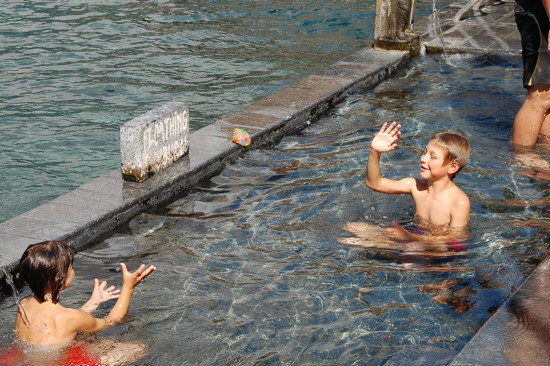 Aux sources d'eau chaude (39°C) du lac Batur