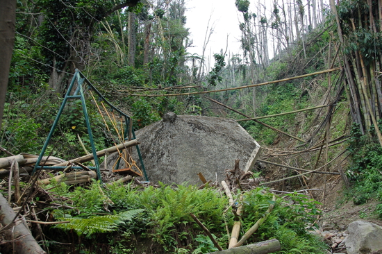 Décombres à Kaliurang, suite à l'éruption du Merapi