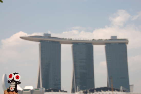 Singapour,devant Marina Bay Sands