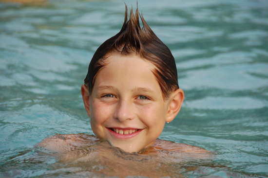 A la piscine ou chez le coiffeur?