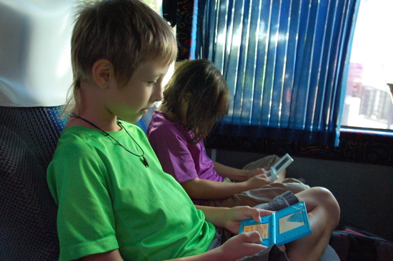 Trajet en bus, ça passe plus vite avec les DS