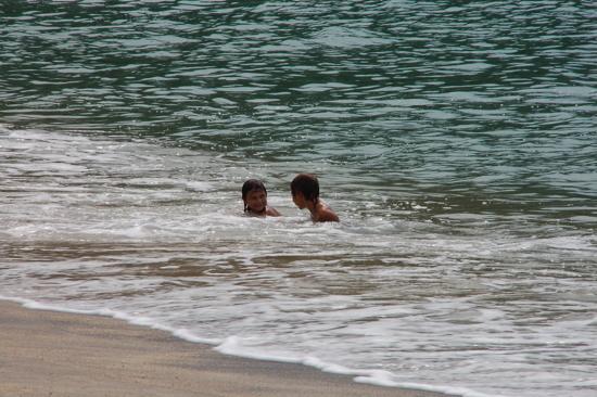 Jeux dans les vagues