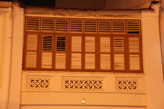 Fenêtre typique à George Town (Penang)
