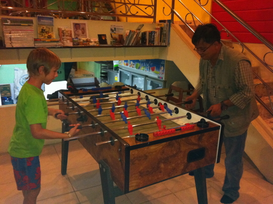 Valentin défié au baby-foot